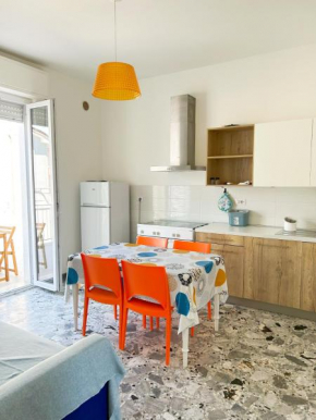 Conero-30 mt dal Mare, Balcone V i s t a Mare e Spiaggia di sabbia Porto Potenza Picena